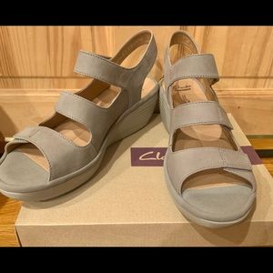 Clarks Taupe Leather Sandals Size 9W- Brand New w/Box.